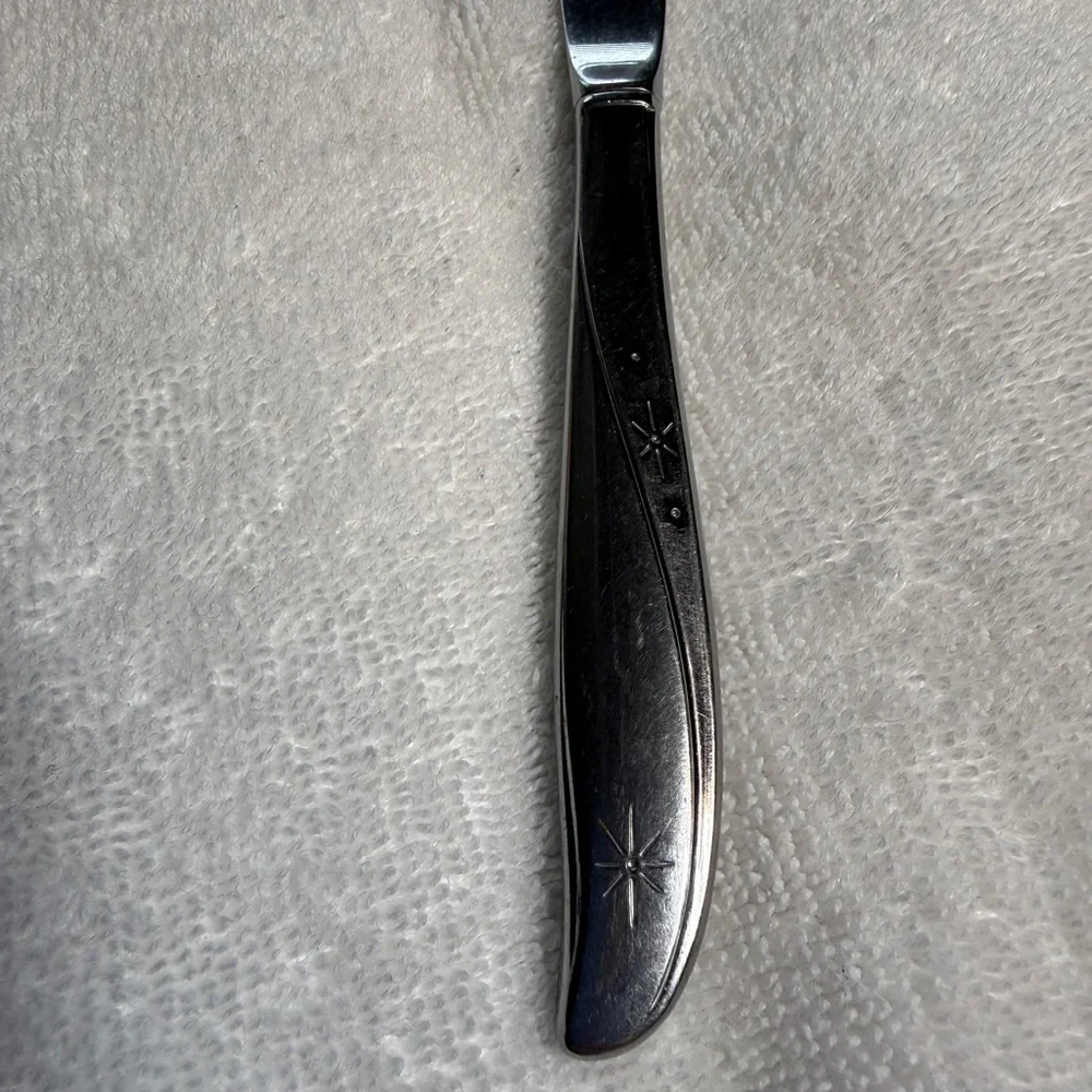 Stainless Steel Star-Accent Butter Knife - Silver
